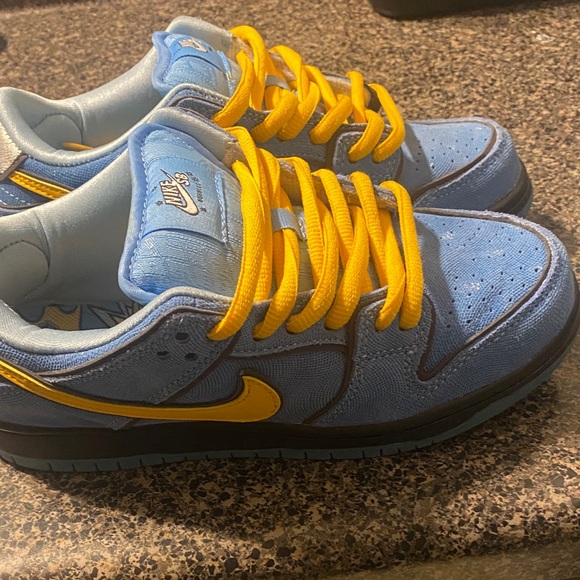 Women’s Powerpuff Girls Nike Dunks SB size 6.5 (Bubbles) (NWOB)